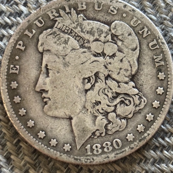 1880 one dollar coin - Picture 2 of 3